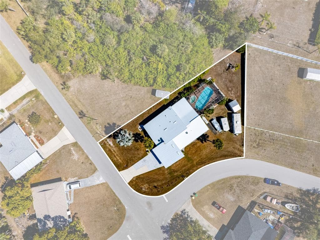 643 BLUE LANE NW, PORT CHARLOTTE, FL 33952 — zdjęcie 3