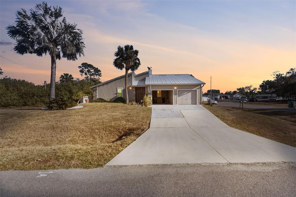 643 BLUE LANE NW, PORT CHARLOTTE, FL 33952