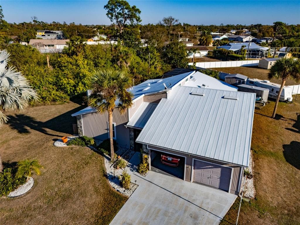 643 BLUE LANE NW, PORT CHARLOTTE, FL 33952 — zdjęcie 4
