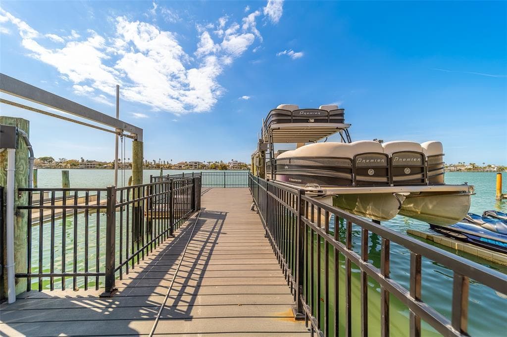 824 ISLAND WAY, CLEARWATER BEACH, FL 33767 — zdjęcie 3