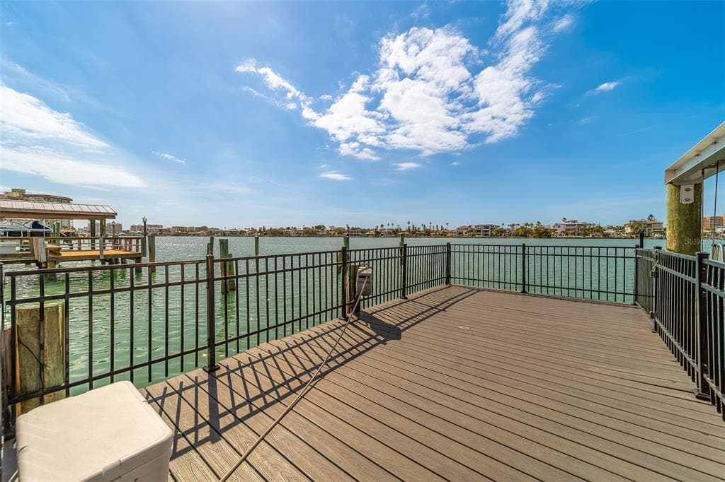 824 ISLAND WAY, CLEARWATER BEACH, FL 33767 — zdjęcie 5
