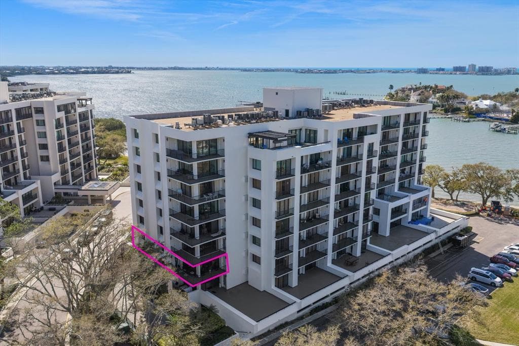 8 BELLEVIEW BOULEVARD # 203, BELLEAIR, FL 33756