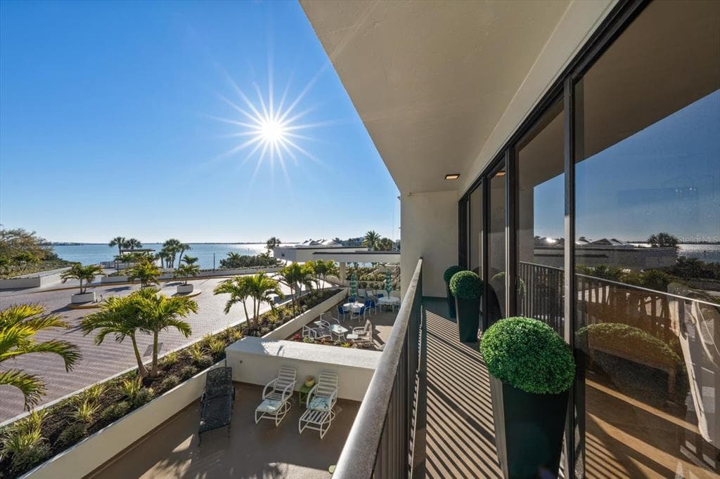 8 BELLEVIEW BOULEVARD # 203, BELLEAIR, FL 33756 — zdjęcie 4