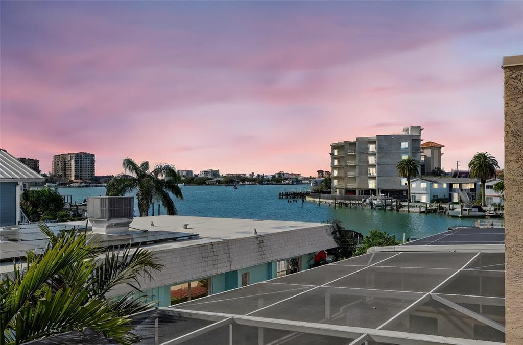348 LARBOARD WAY, CLEARWATER BEACH, FL 33767 — zdjęcie 2