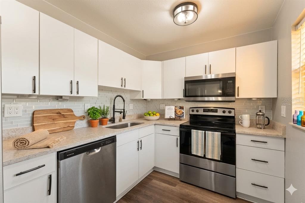3034 EASTLAND BOULEVARD # D104, CLEARWATER, FL 33761 — zdjęcie 2