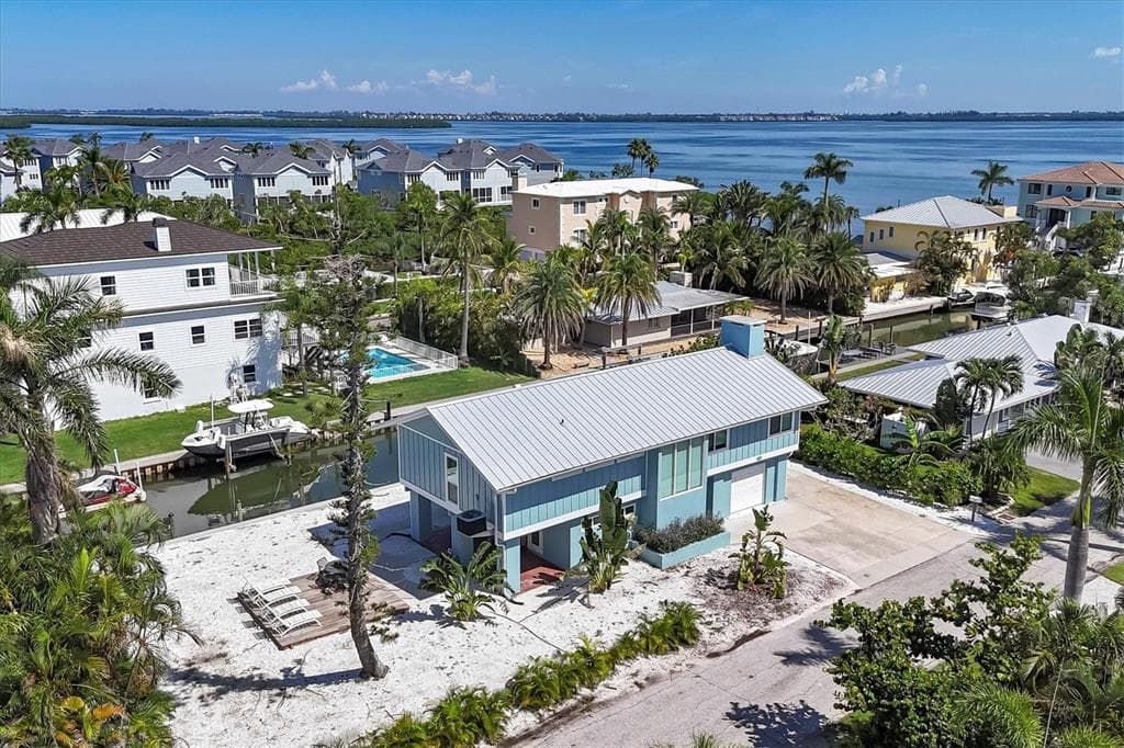 825 TARAWITT DRIVE, LONGBOAT KEY, FL 34228