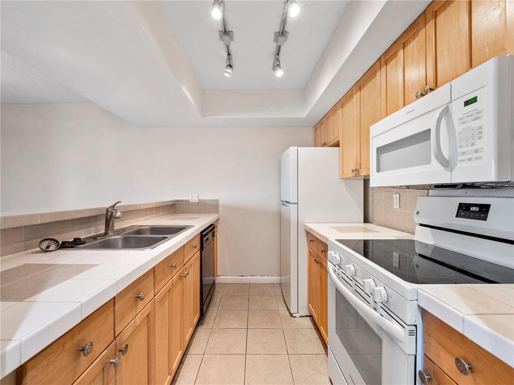 5789 PEREGRINE AVENUE # 30-C10-2, ORLANDO, FL 32819 — zdjęcie 4