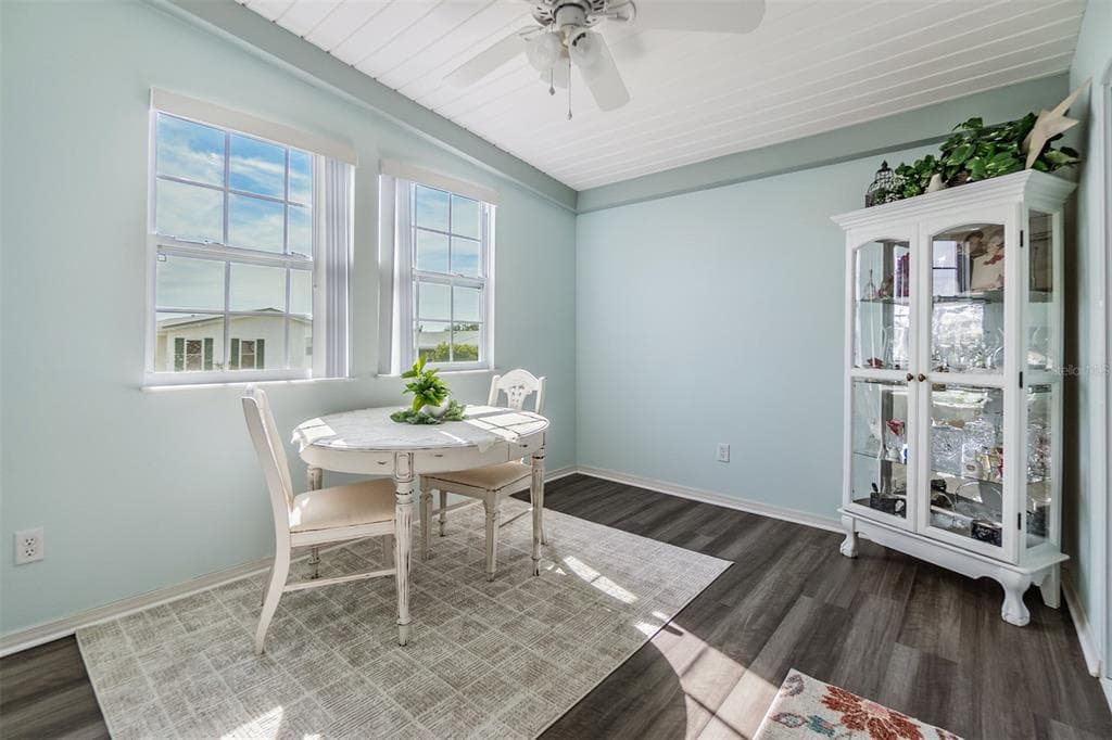 37443 GILL AVENUE, ZEPHYRHILLS, FL 33541 — zdjęcie 3