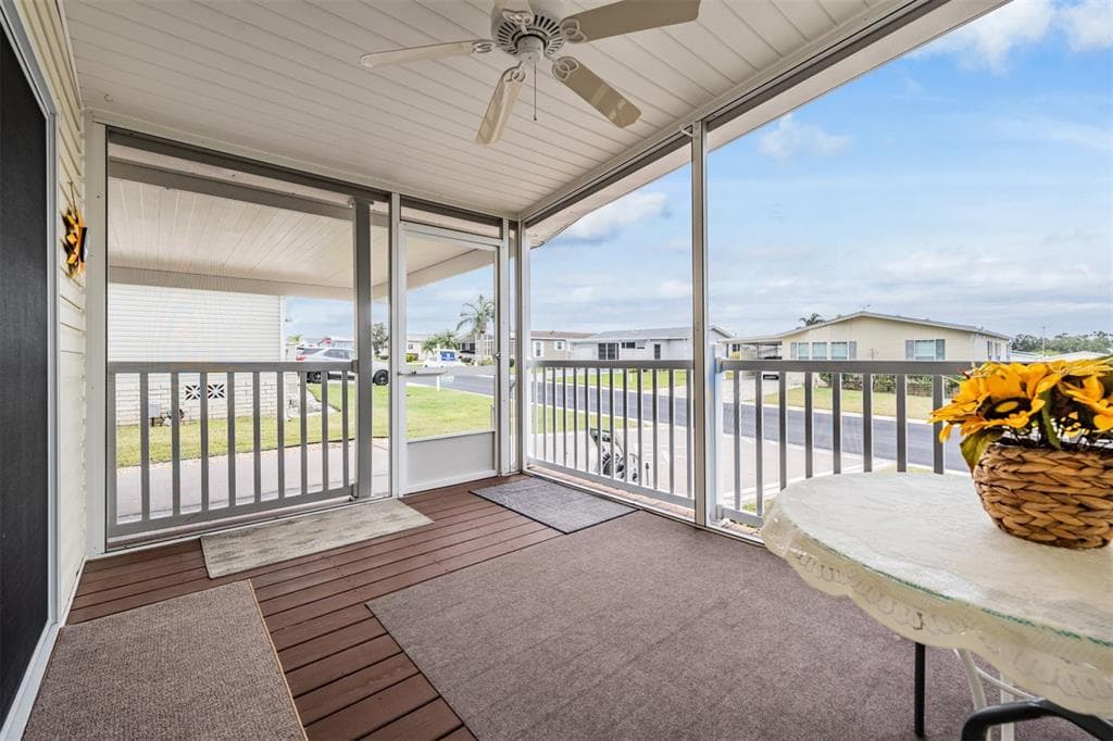 37443 GILL AVENUE, ZEPHYRHILLS, FL 33541 — zdjęcie 5