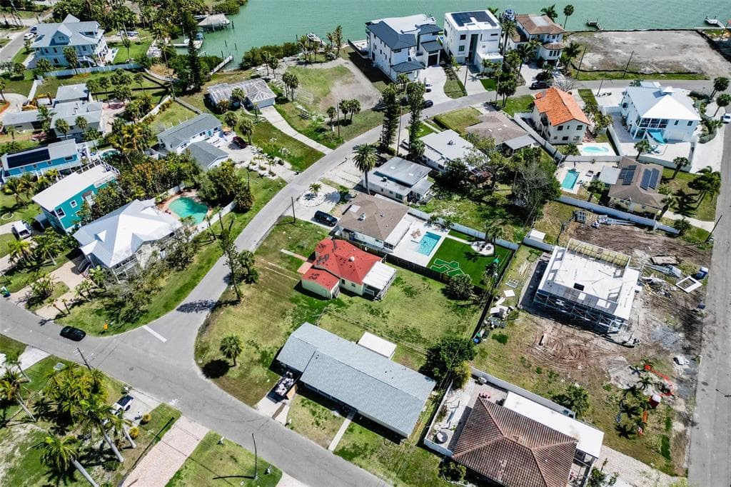 15822 REDINGTON DRIVE, REDINGTON BEACH, FL 33708 — zdjęcie 4