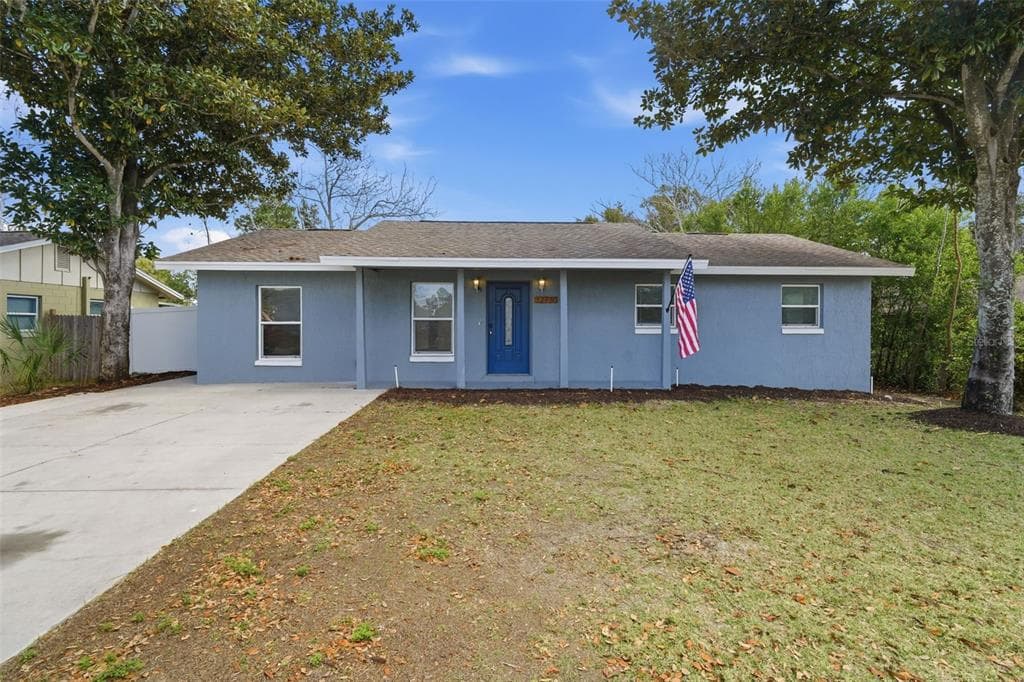 32730 BLOSSOM LANE, LEESBURG, FL 34788