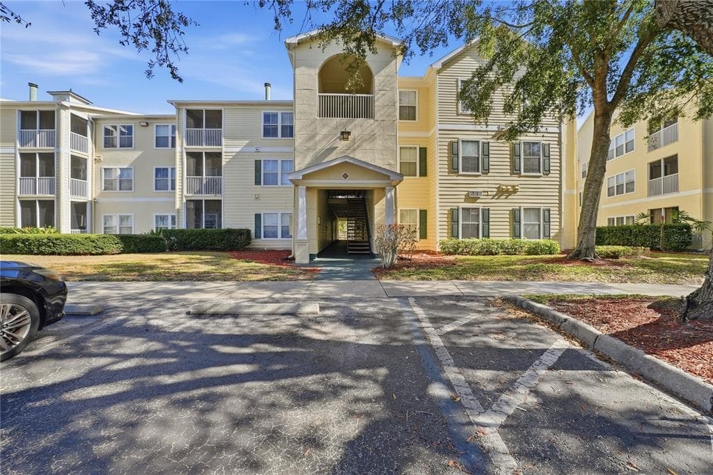 18311 BRIDLE CLUB DRIVE, TAMPA, FL 33647