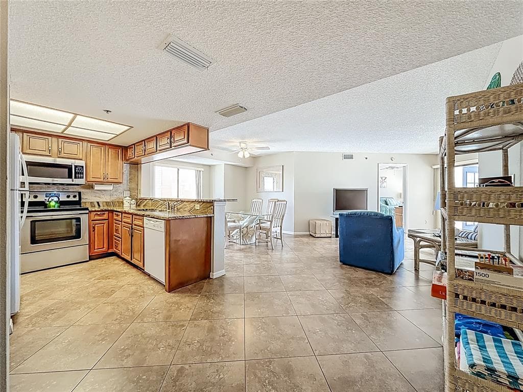 18450 GULF BOULEVARD # 401, INDIAN SHORES, FL 33785 — zdjęcie 4