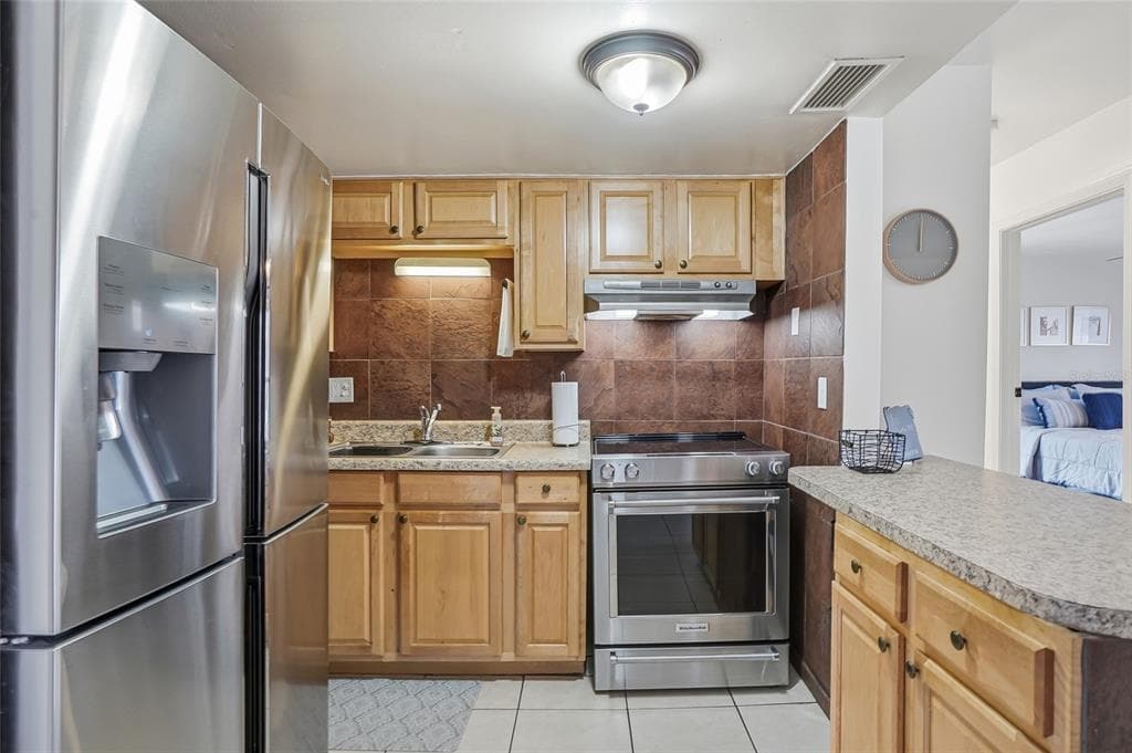 8602 CHAMPLAIN COURT # 90, TAMPA, FL 33614 — zdjęcie 4
