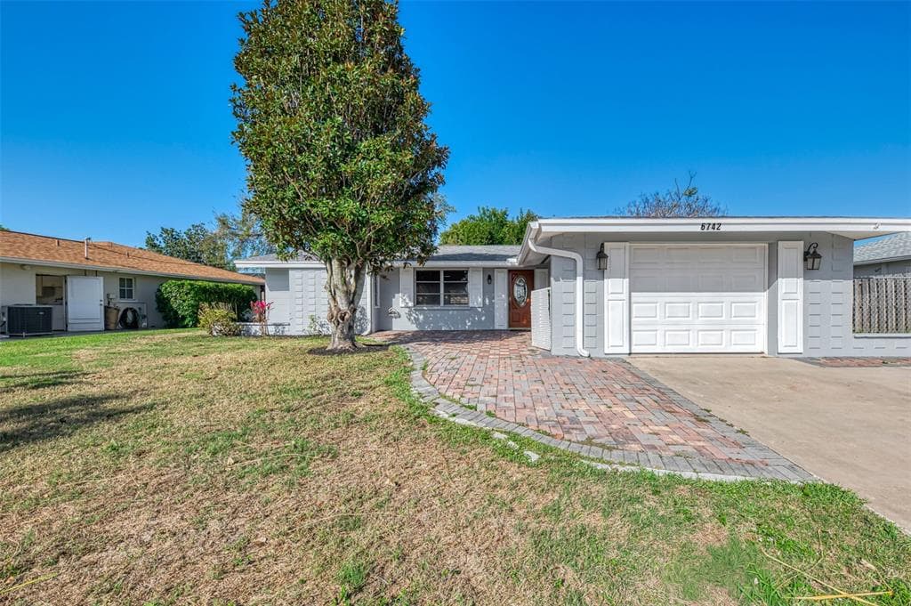 6742 BOWLINE DRIVE, SARASOTA, FL 34231