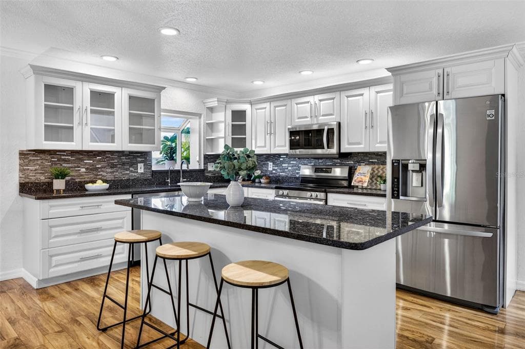 9342 TRADEWINDS AVENUE, SEMINOLE, FL 33776 — zdjęcie 3