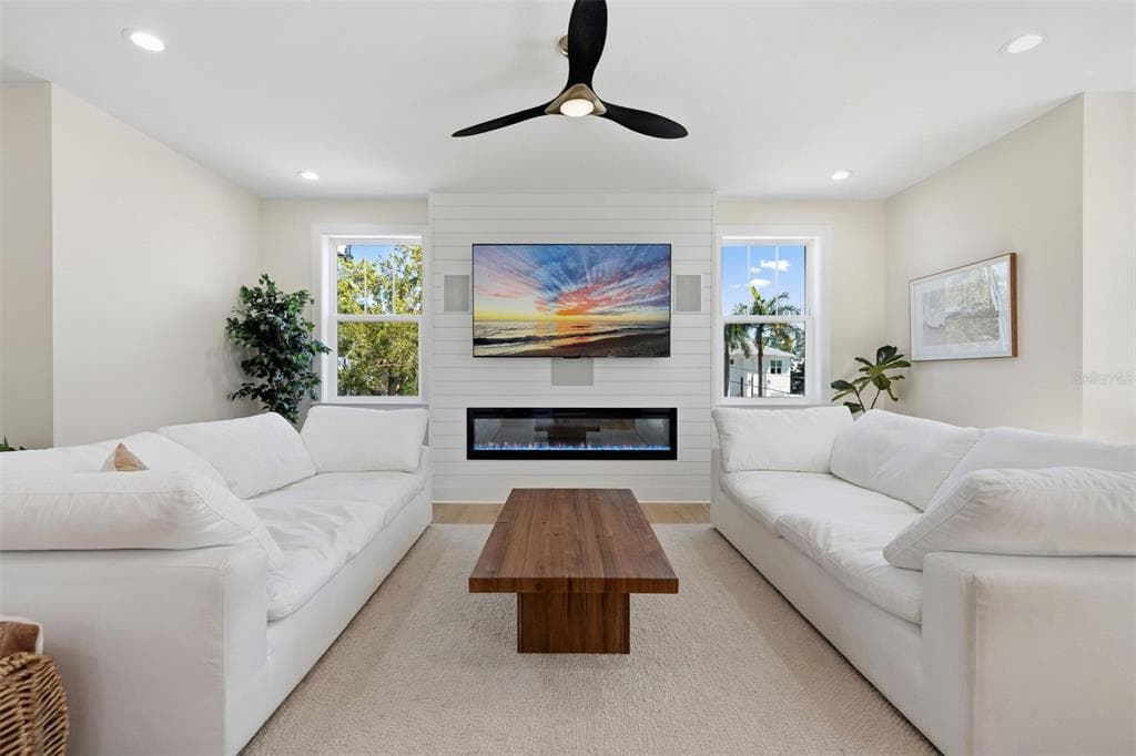 1811 BAYOU GRANDE BOULEVARD NE, ST PETERSBURG, FL 33703 — zdjęcie 4