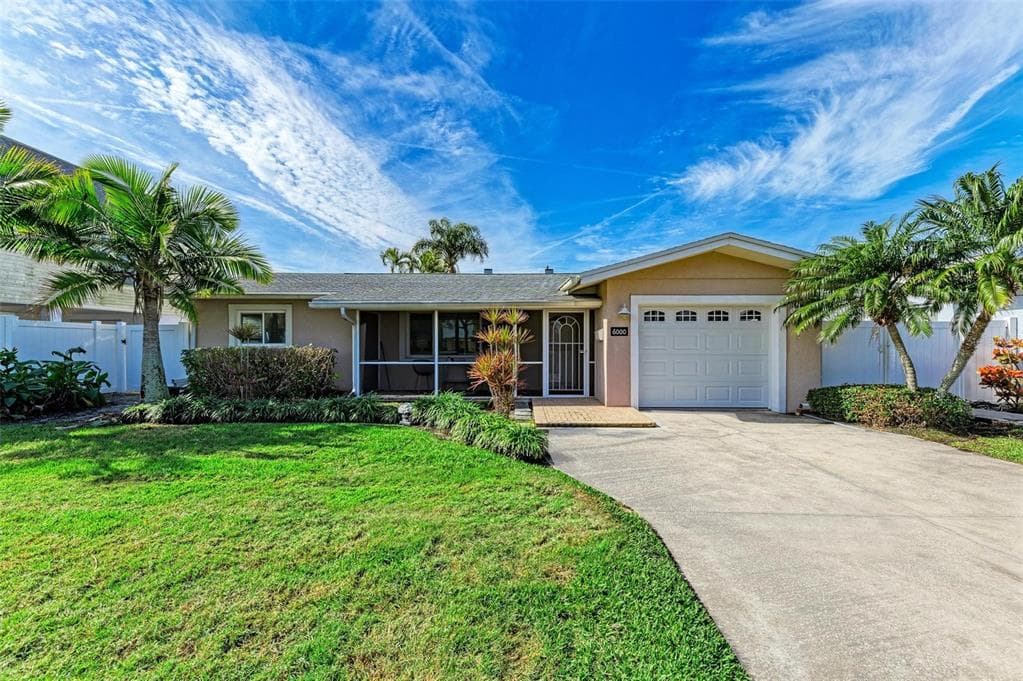 6000 BAYOU GRANDE BOULEVARD NE, ST PETERSBURG, FL 33703 — zdjęcie 2