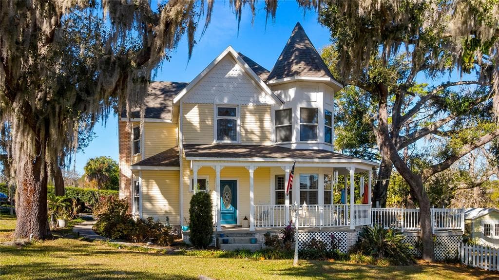 110 W MINNEHAHA AVENUE, CLERMONT, FL 34711