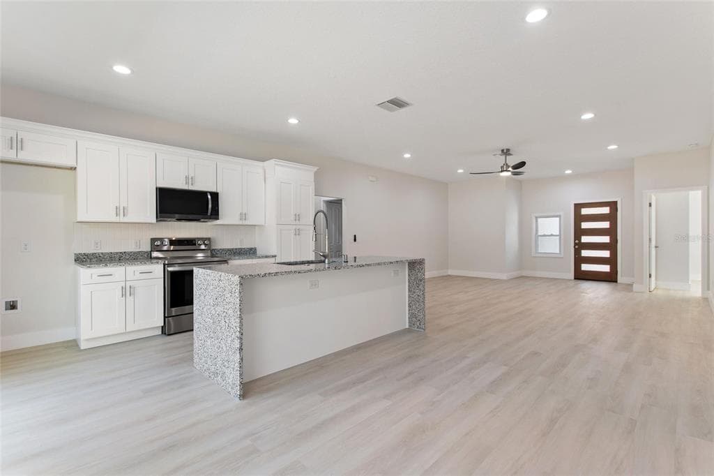 3770 JAPONICA AVENUE, INDIAN LAKE ESTATES, FL 33855 — zdjęcie 2