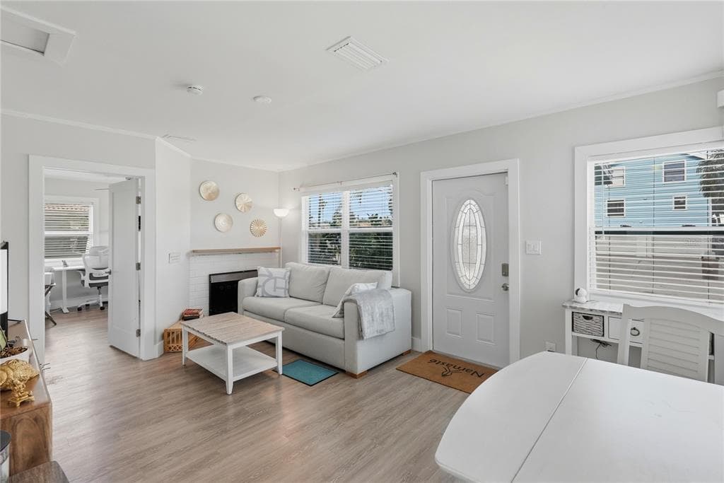 15424 2ND STREET E, MADEIRA BEACH, FL 33708 — zdjęcie 3