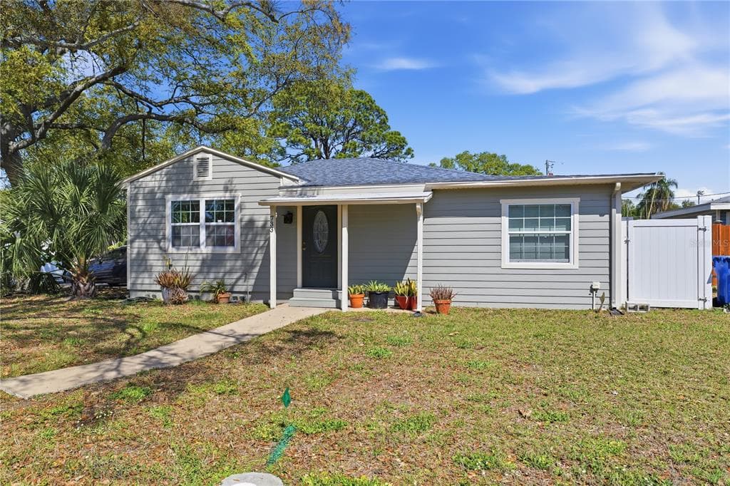 733 61ST AVENUE NE, ST PETERSBURG, FL 33703 — zdjęcie 4