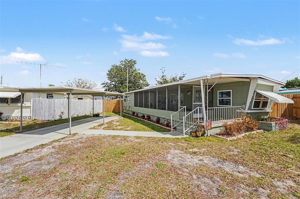 1922 LULLABY DRIVE, HOLIDAY, FL 34691 — zdjęcie 2