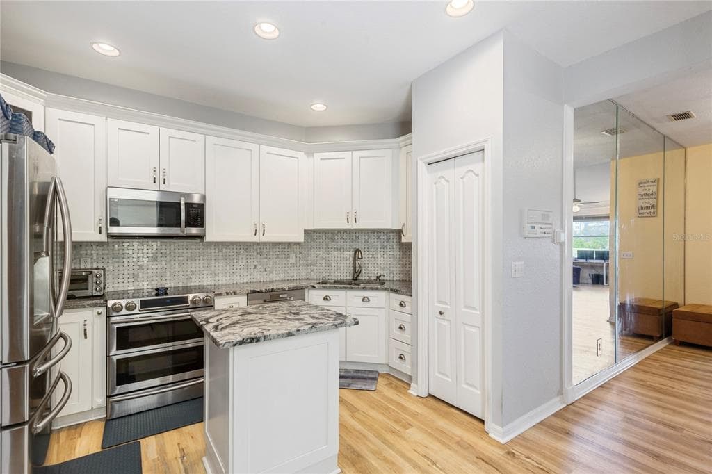 1050 STARKEY ROAD # 2102, LARGO, FL 33771 — zdjęcie 4