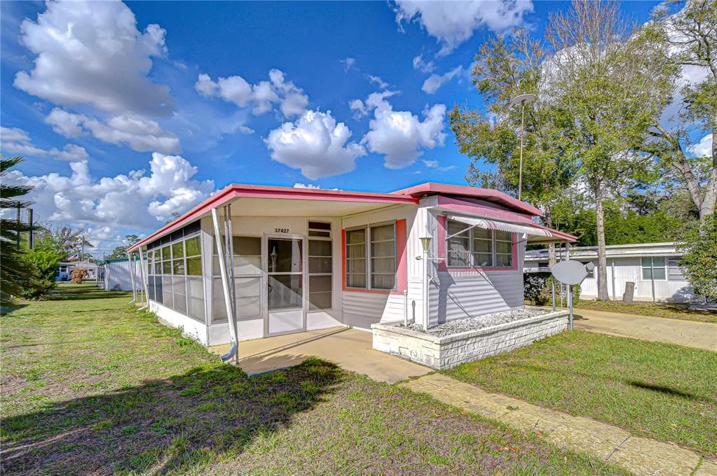 37427 HAMMOND DRIVE, ZEPHYRHILLS, FL 33541 — zdjęcie 3