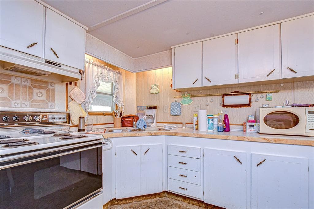 37427 HAMMOND DRIVE, ZEPHYRHILLS, FL 33541 — zdjęcie 5