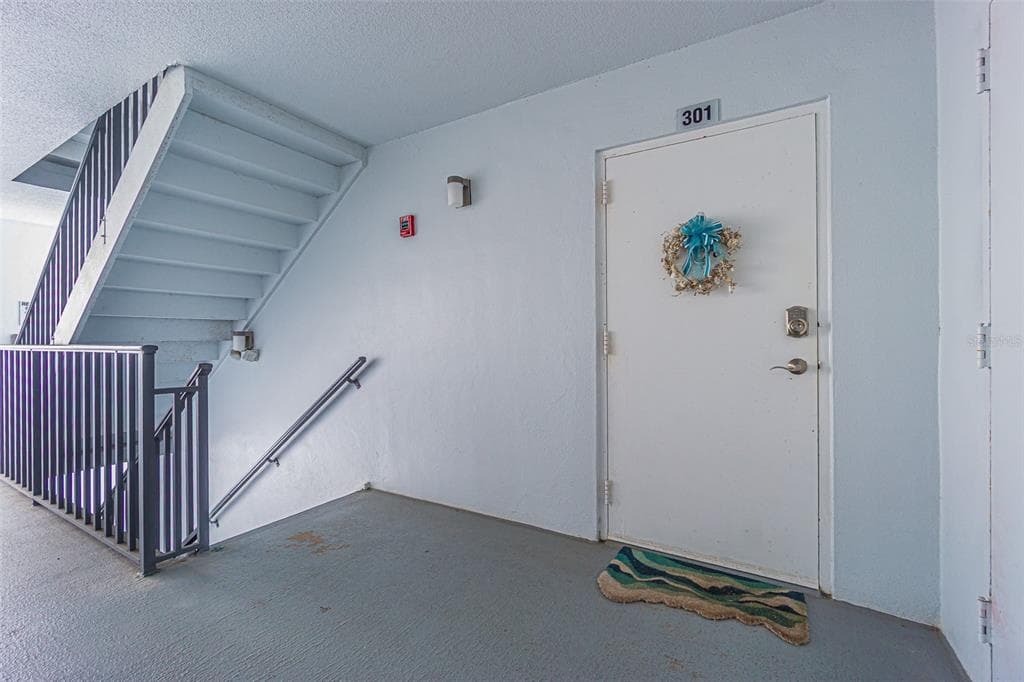 7 ELGIN PLACE # 301, DUNEDIN, FL 34698 — zdjęcie 3