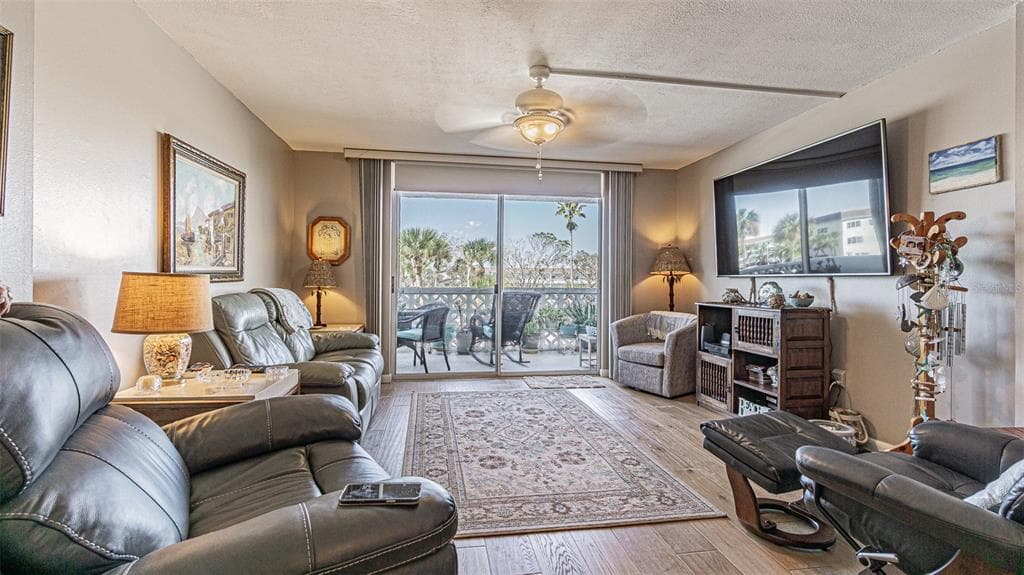 7 ELGIN PLACE # 301, DUNEDIN, FL 34698 — zdjęcie 4