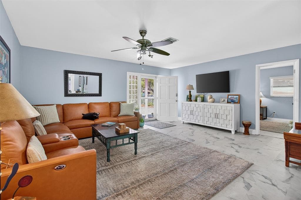 5723 1ST STREET NE, ST PETERSBURG, FL 33703 — zdjęcie 4