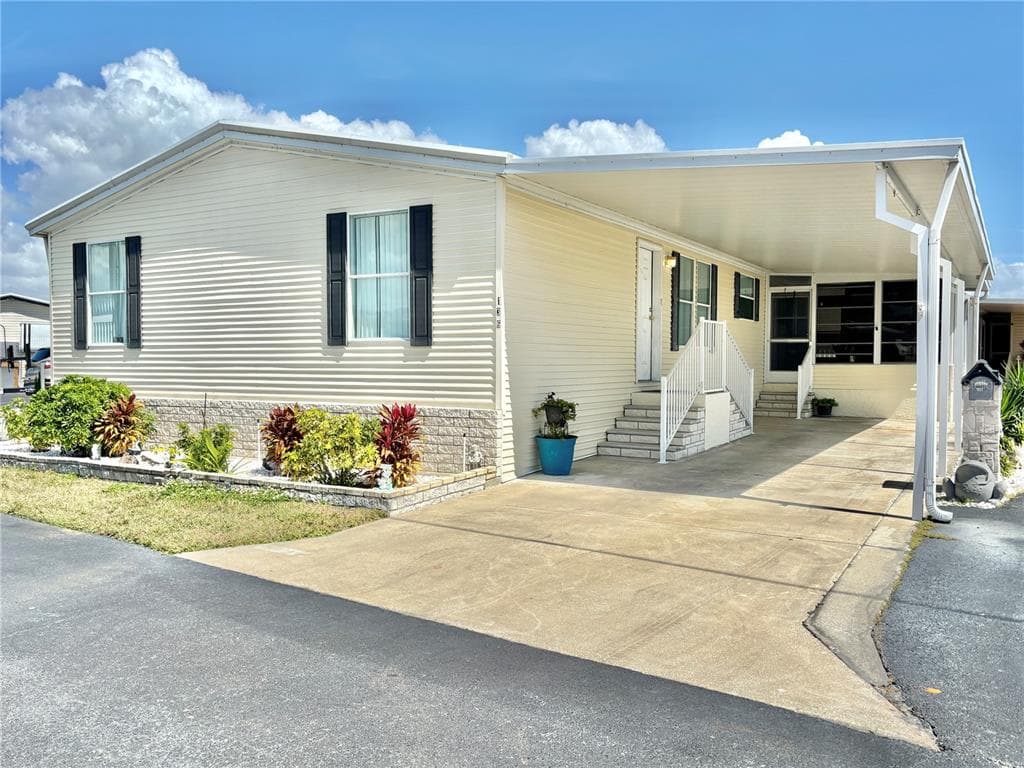 136 AMERICANA COURT NE # 230, ST PETERSBURG, FL 33702