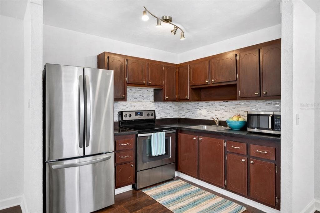 1801 BEDFORD LANE # 27, SUN CITY CENTER, FL 33573 — zdjęcie 3