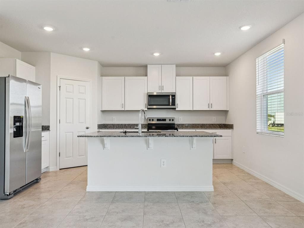 799 SUNSHOWER DRIVE, LADY LAKE, FL 32159 — zdjęcie 2