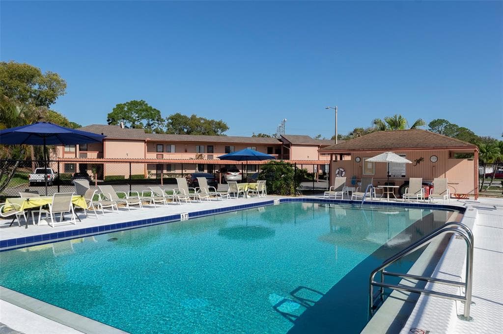 110 LAKESIDE COURT # 110, OLDSMAR, FL 34677 — zdjęcie 2