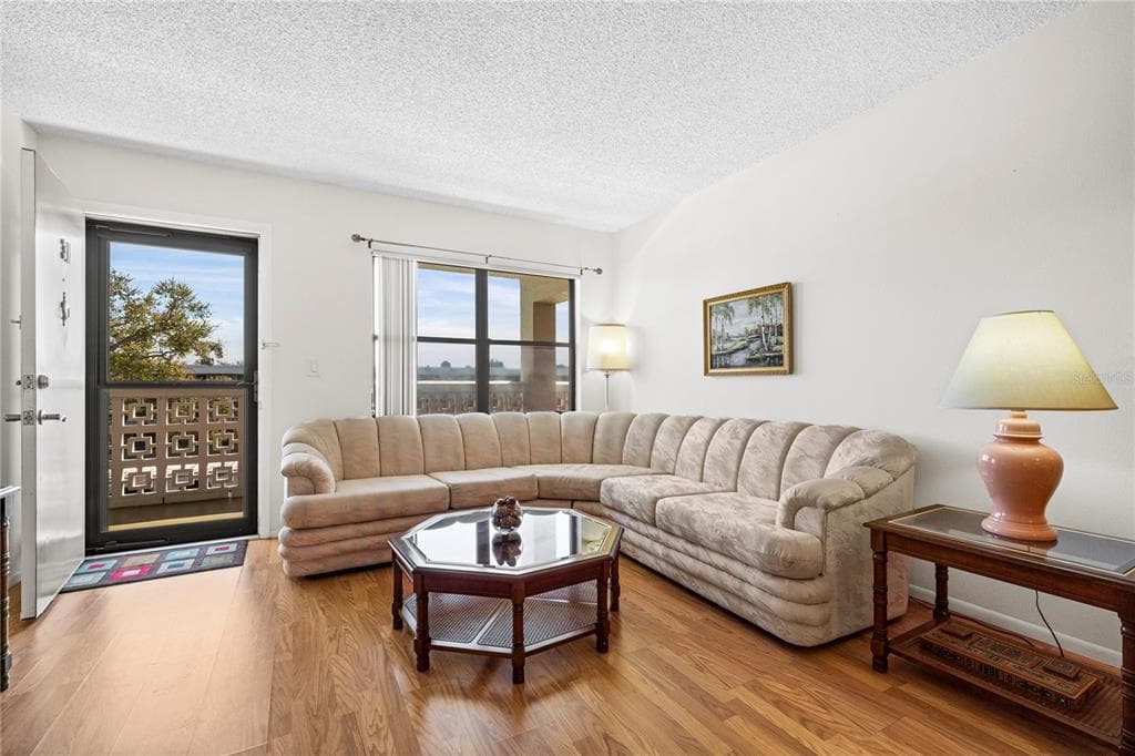 4910 BAY STREET NE # 311, ST PETERSBURG, FL 33703 — zdjęcie 4