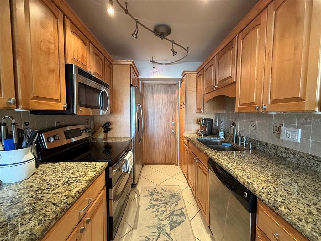 3806 GULF OF MEXICO DRIVE # C211, LONGBOAT KEY, FL 34228 — zdjęcie 3