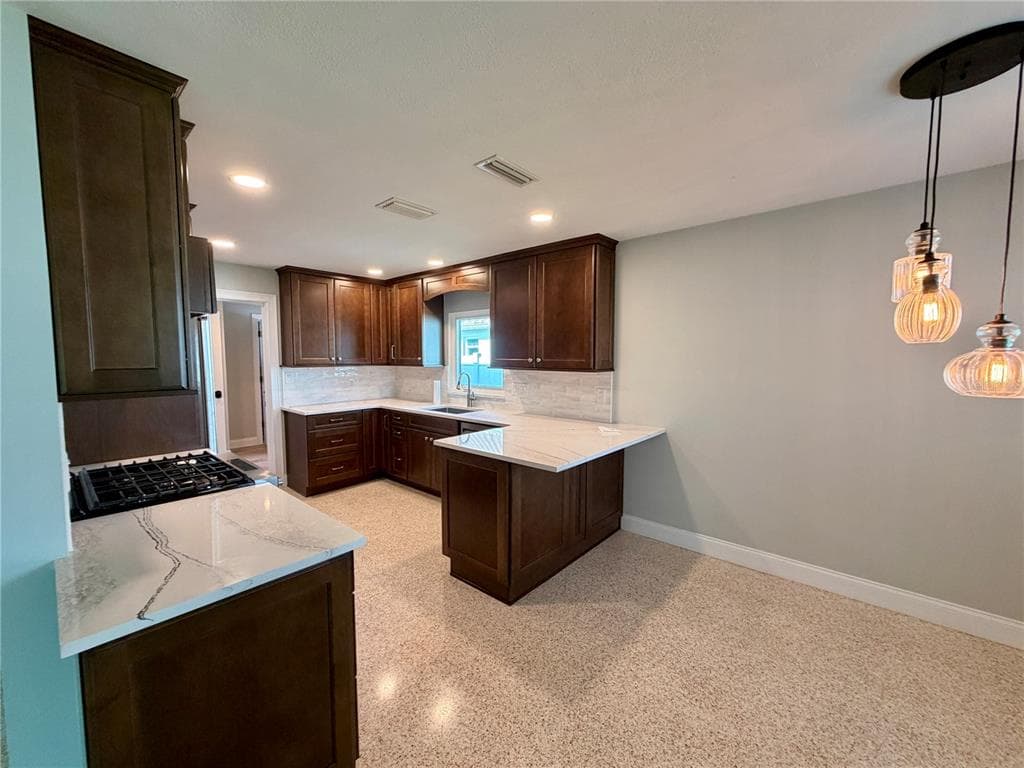 17045 DOLPHIN DRIVE, NORTH REDINGTON BEACH, FL 33708 — zdjęcie 5