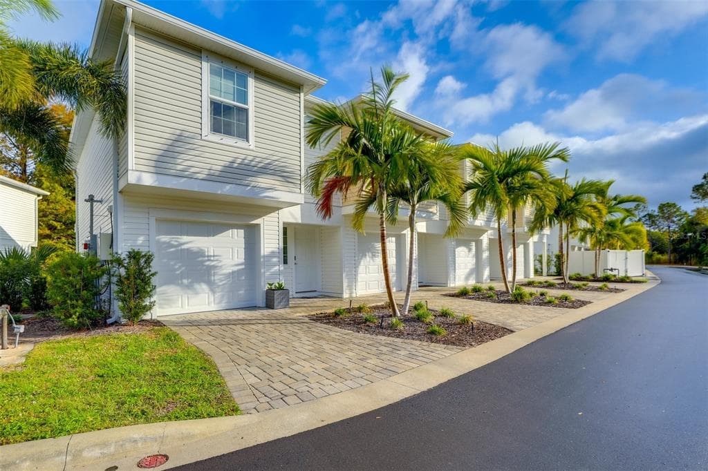2441 6TH AVENUE DRIVE E, BRADENTON, FL 34208