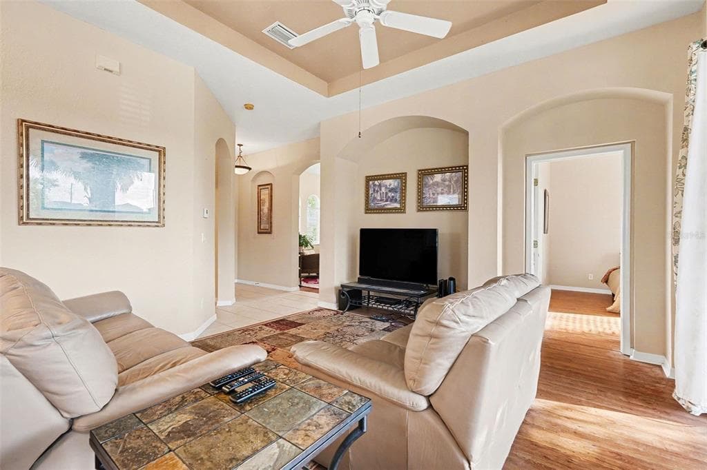 918 REGAL MANOR WAY, SUN CITY CENTER, FL 33573 — zdjęcie 3