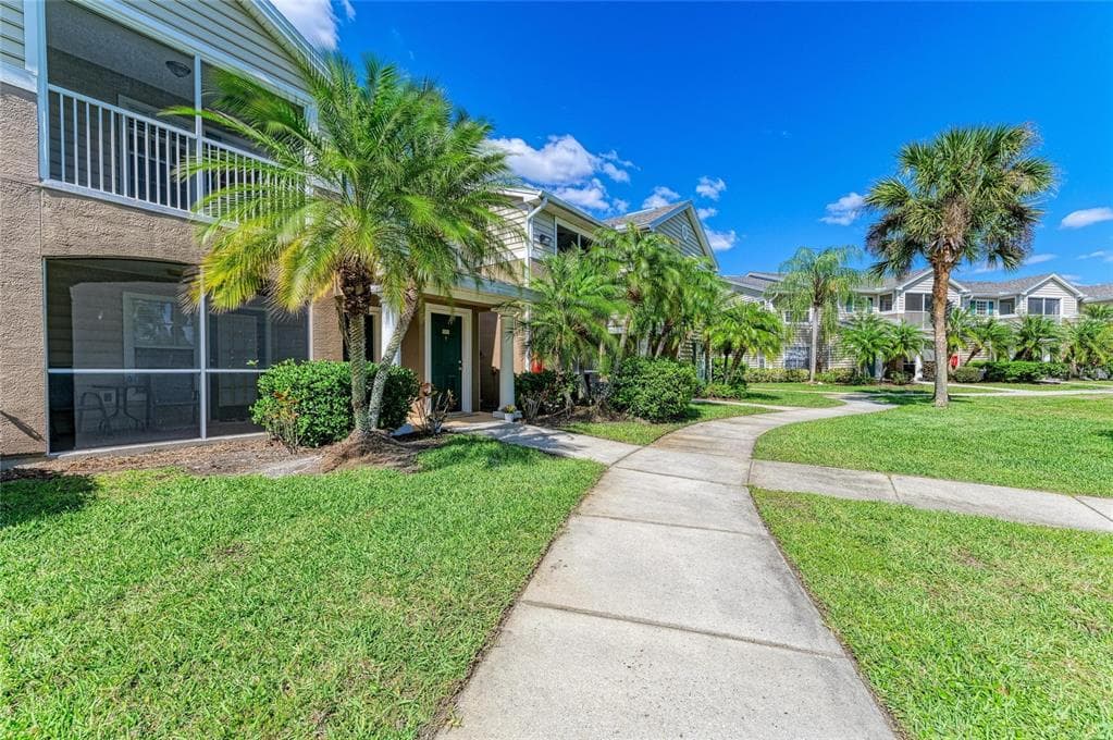 8911 MANOR LOOP # 207, LAKEWOOD RANCH, FL 34202