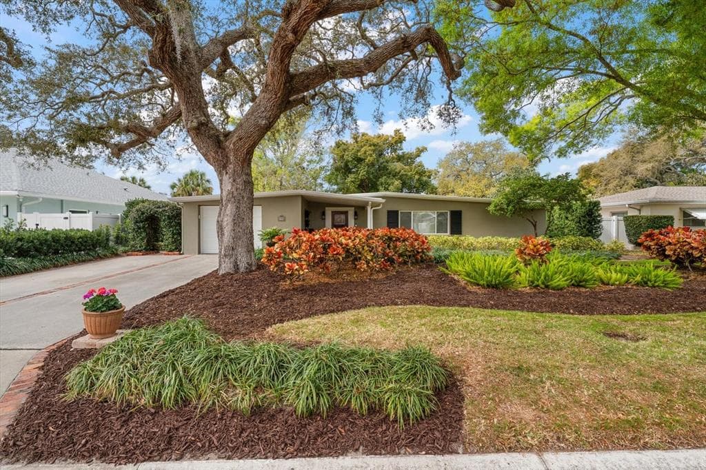 1718 MEREDITH LANE, BELLEAIR, FL 33756