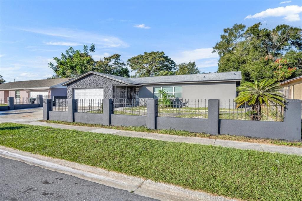 2216 CHERBOURG COURT, ORLANDO, FL 32808 — zdjęcie 3
