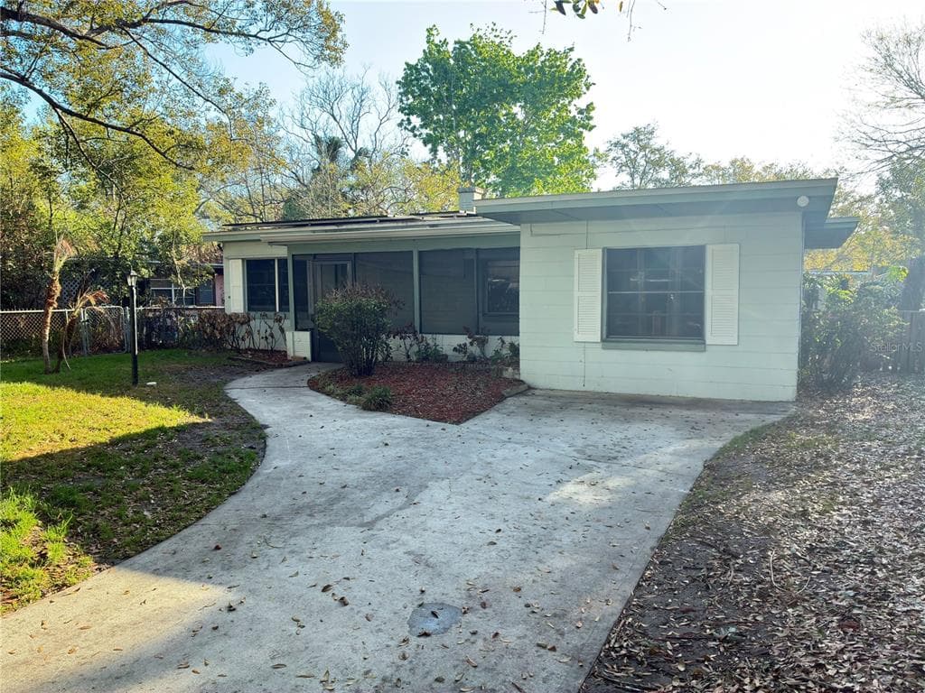 120 CLUB ROAD, SANFORD, FL 32771