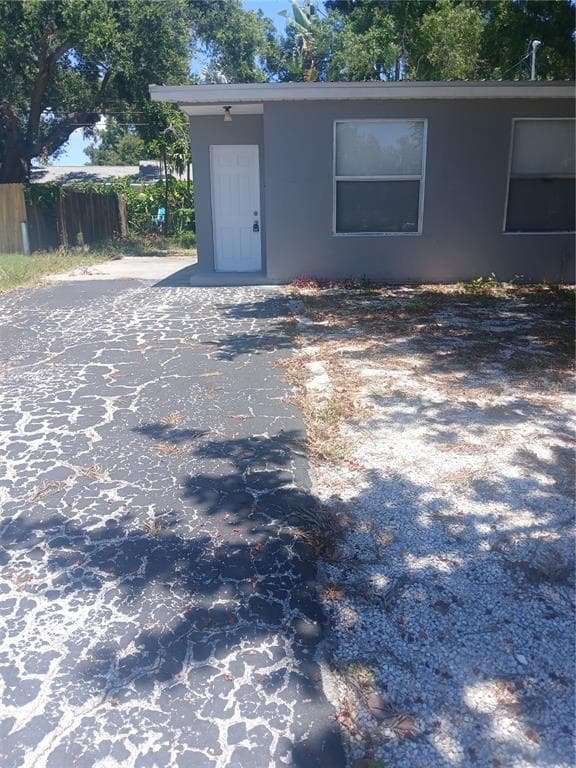 1060 65TH STREET S, ST PETERSBURG, FL 33707 — zdjęcie 2