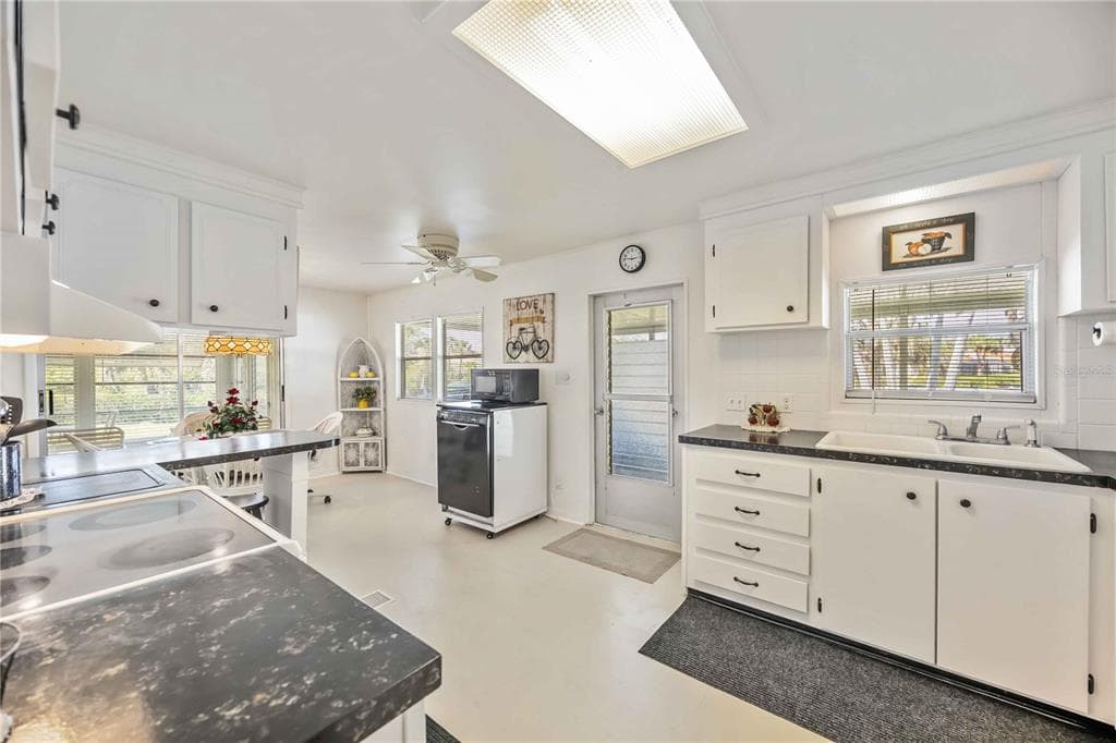10303 BURNT STORE ROAD # 221, PUNTA GORDA, FL 33950 — zdjęcie 4