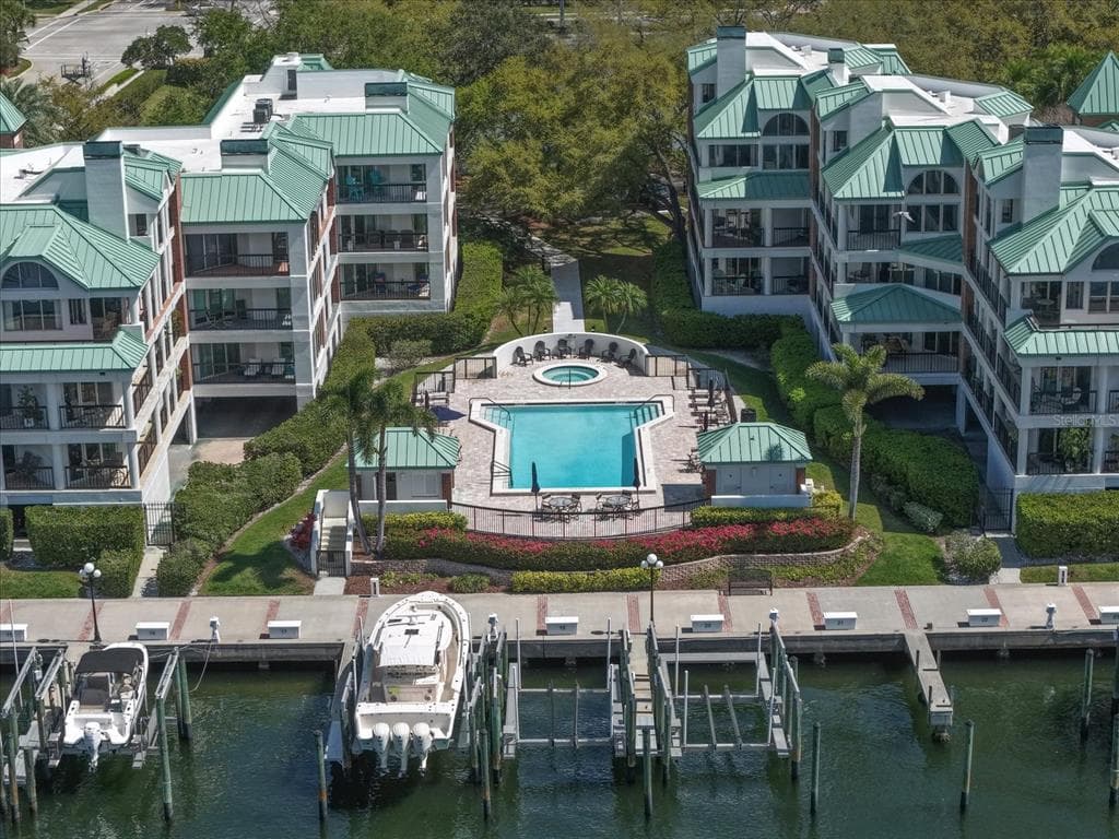 947 SEDDON COVE WAY # 947, TAMPA, FL 33602