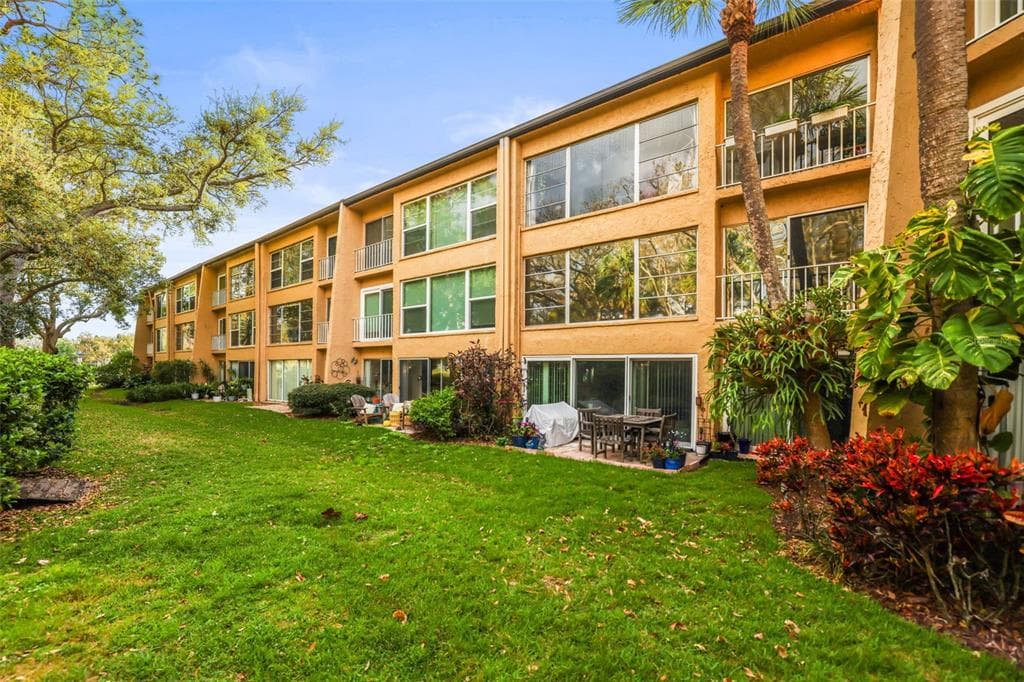 225 COUNTRY CLUB DRIVE # D237, LARGO, FL 33771